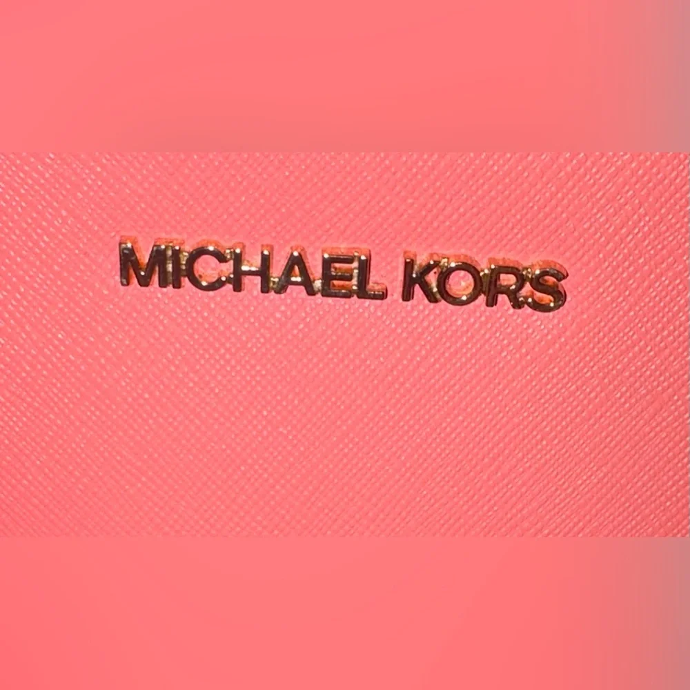 Michael Kors Jet Set XL Travel Wristlet - Picture 3 of 7